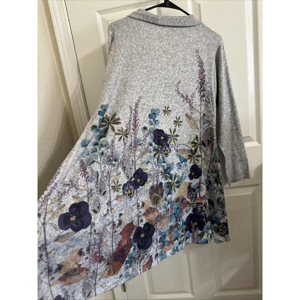 Et’Lois M Full Zip Cardigan Wearable Art, Boho, Grey With Floral Garden - Picture 4 of 6